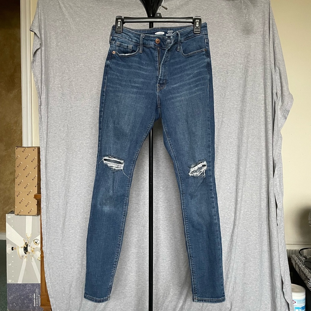 Ripped skinny jeans
